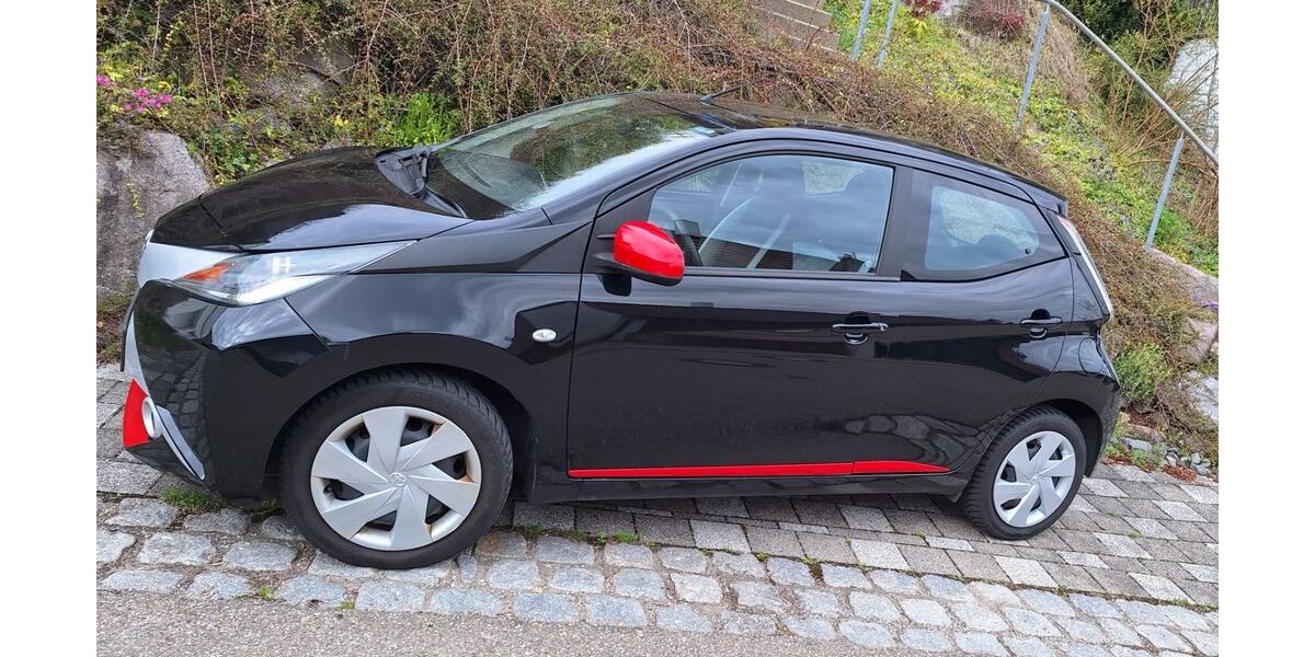 Toyota Aygo (X) 81.300 km 7.500 &euro; Unterkirnach 78089