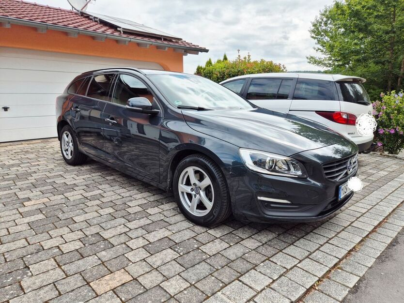 Volvo V60 99.000 km 16.900 € Haßmersheim 74855