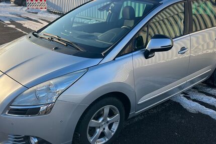 Peugeot 5008 312.000 km 4.299 &euro; Berlin 12057